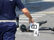 A Milano da giugno 246 incidenti in monopattino. Assessore sicurezza:”Sperimentazione disastrosa”